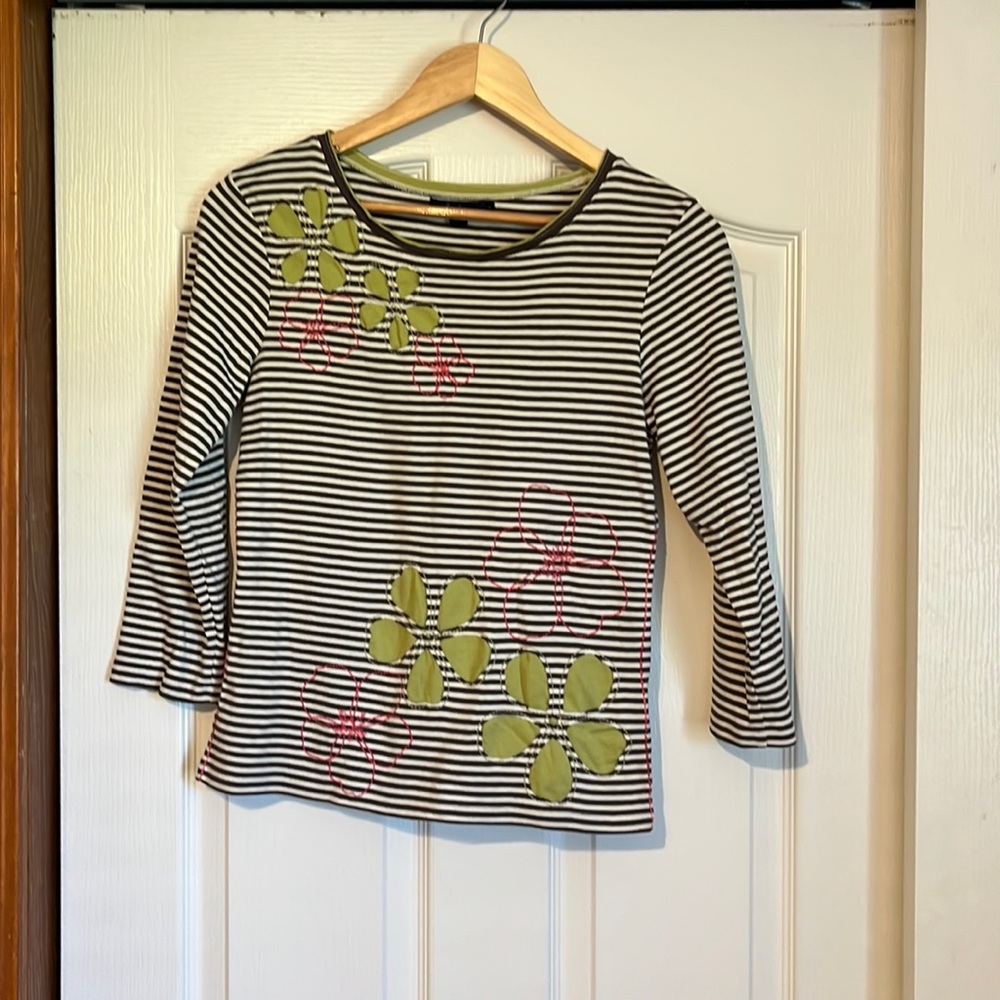 EUC Boden embroidered t-shirt